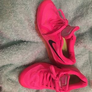 Hot pink Nike (5.5)